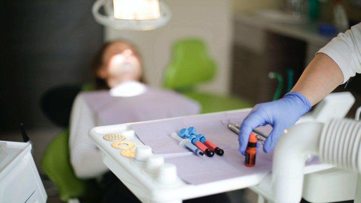 Common Dental Care Services Offered in The UK & Denmark