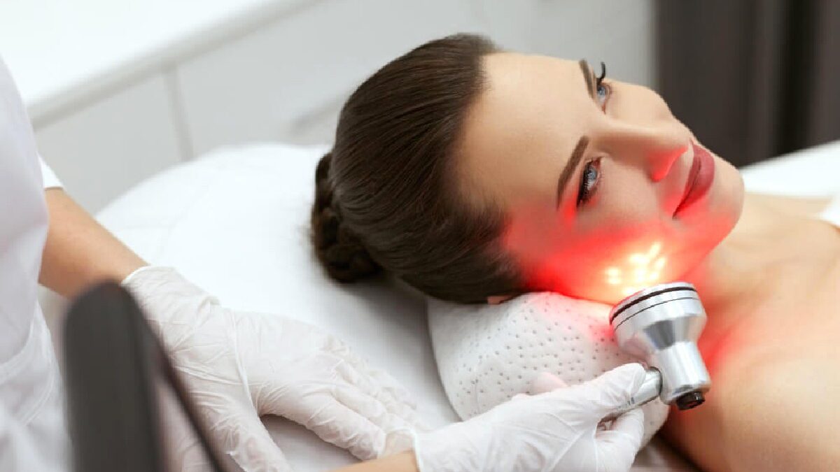Red & Blue Light Therapy: A Quick Guide