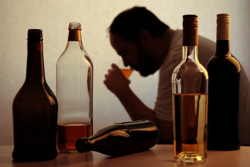 symptoms of alcohol use disorder