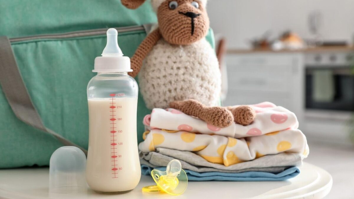 The Science Behind Goat Milk Baby Formulas: Nutritional Value and Allergy Considerations
